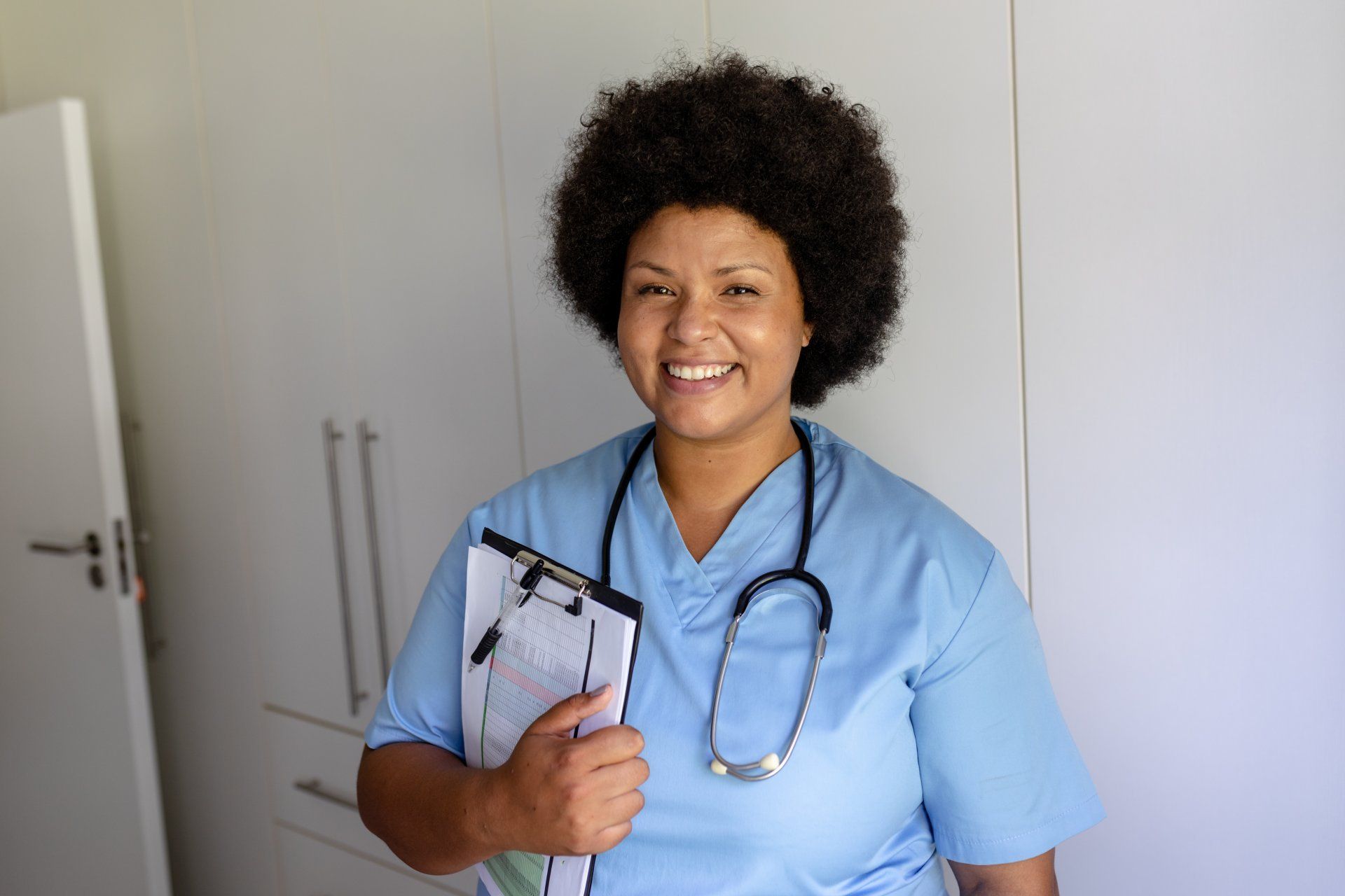 Black women healthcare professionals working together